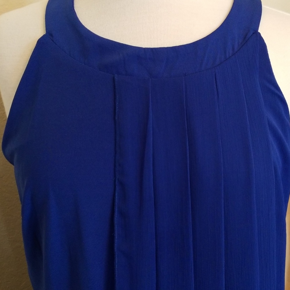 Dress - Picture 2 of 8